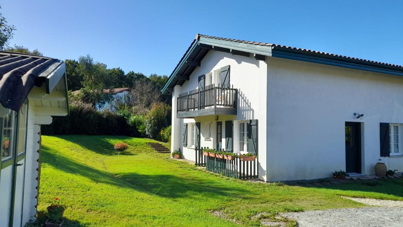 Maison Ihi-Toki - Apartamento Planta Baja T2 40M2 - Apartamento Planta Alta T3 54M2 Saint-Pée-sur-Nivelle Eksteriør bilde